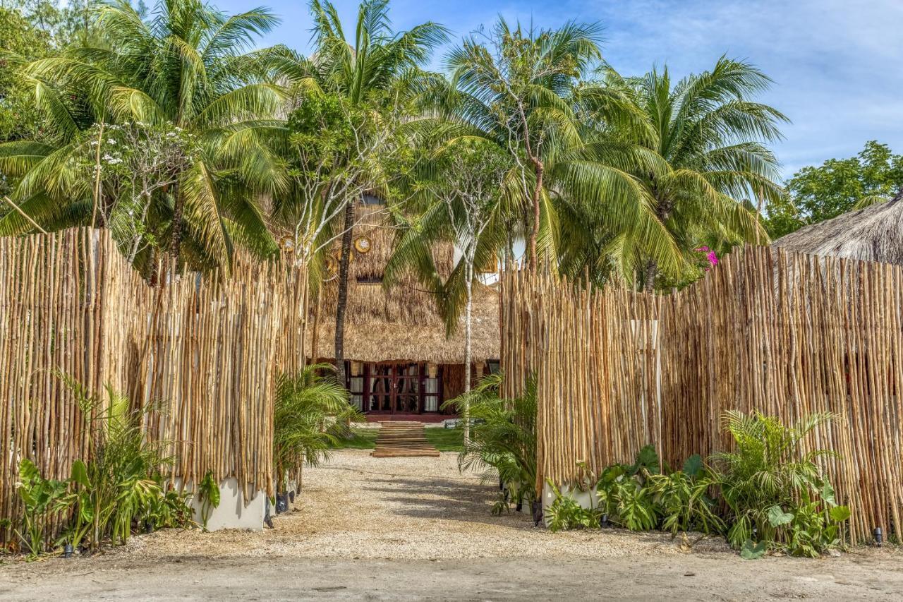 Selina Shared Los Lirios Tulum Hotel Exterior photo